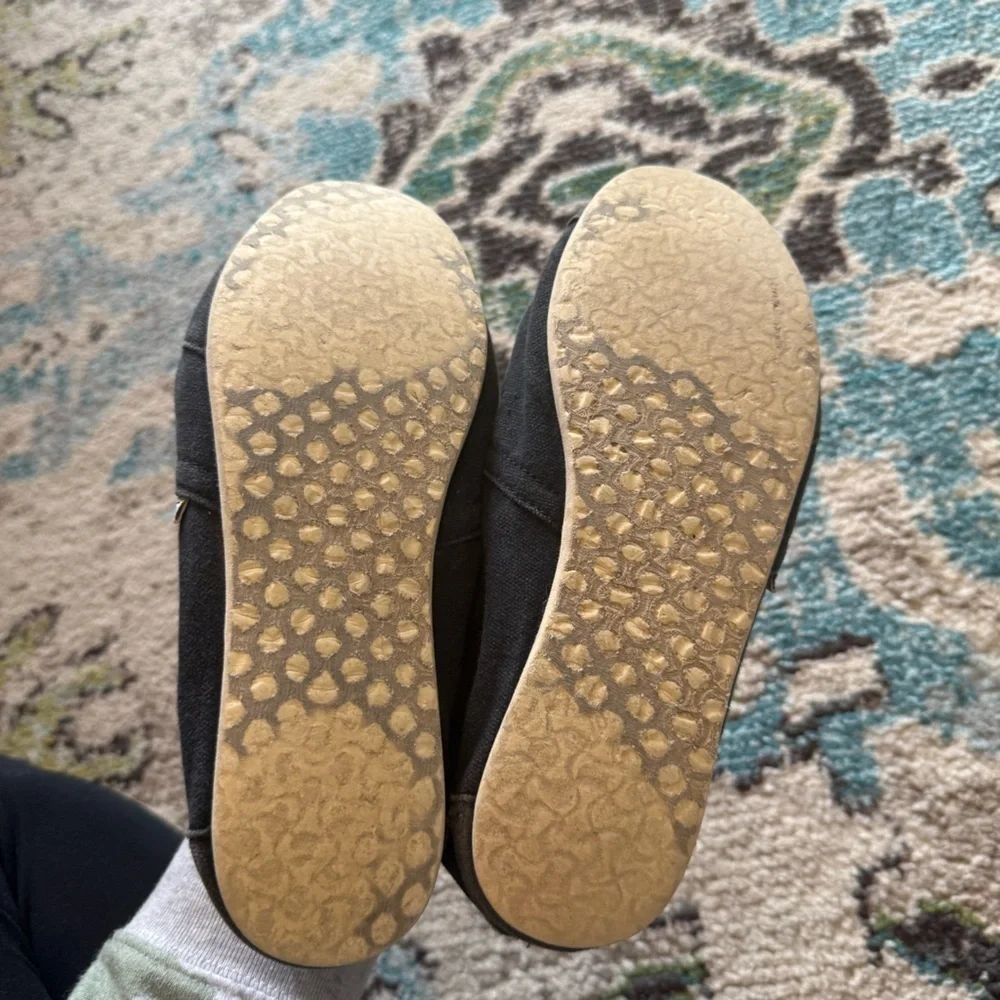 Classic Black Tom’s Canvas Slip-On Shoes